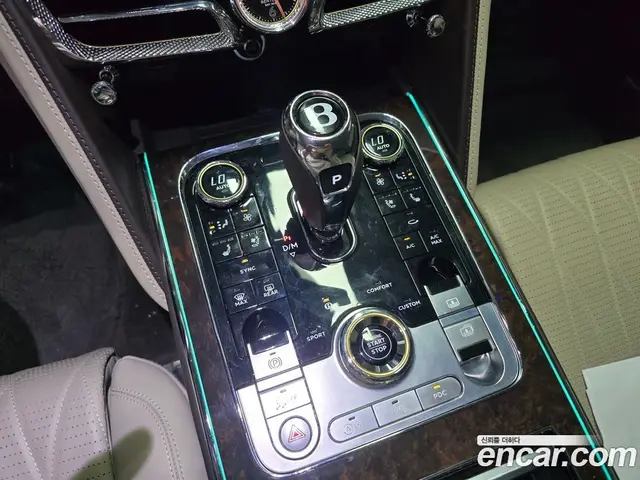 Bentley Flying Spur 2022 4.0 автомат (гидро), миниатюра 9