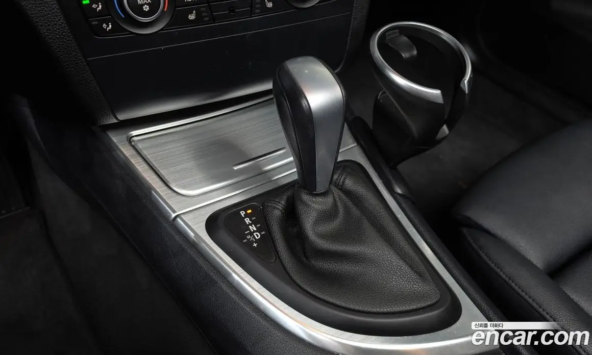 BMW 1 серия 2011 2.0 автомат (гидро), фото 9