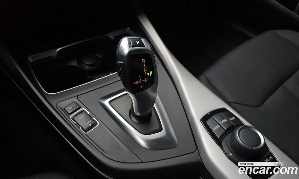 BMW 1 серия 2018 2.0 автомат (гидро), фото 12