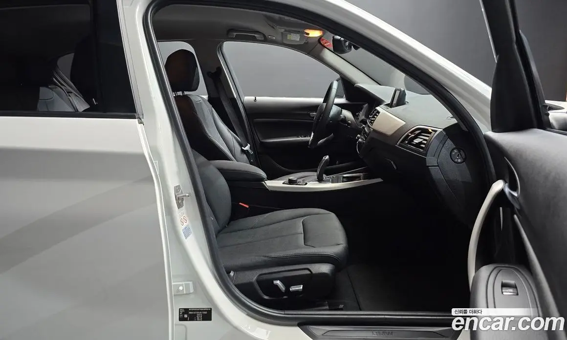 BMW 1 серия 2018 2.0 автомат (гидро), фото 16