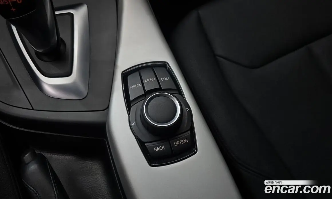 BMW 1 серия 2018 2.0 автомат (гидро), фото 26