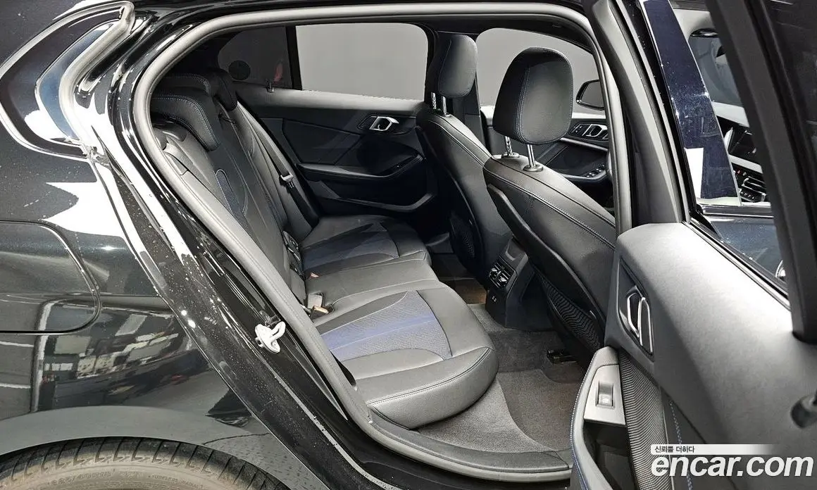 BMW 1 серия 2023 2.0 автомат (гидро), фото 12