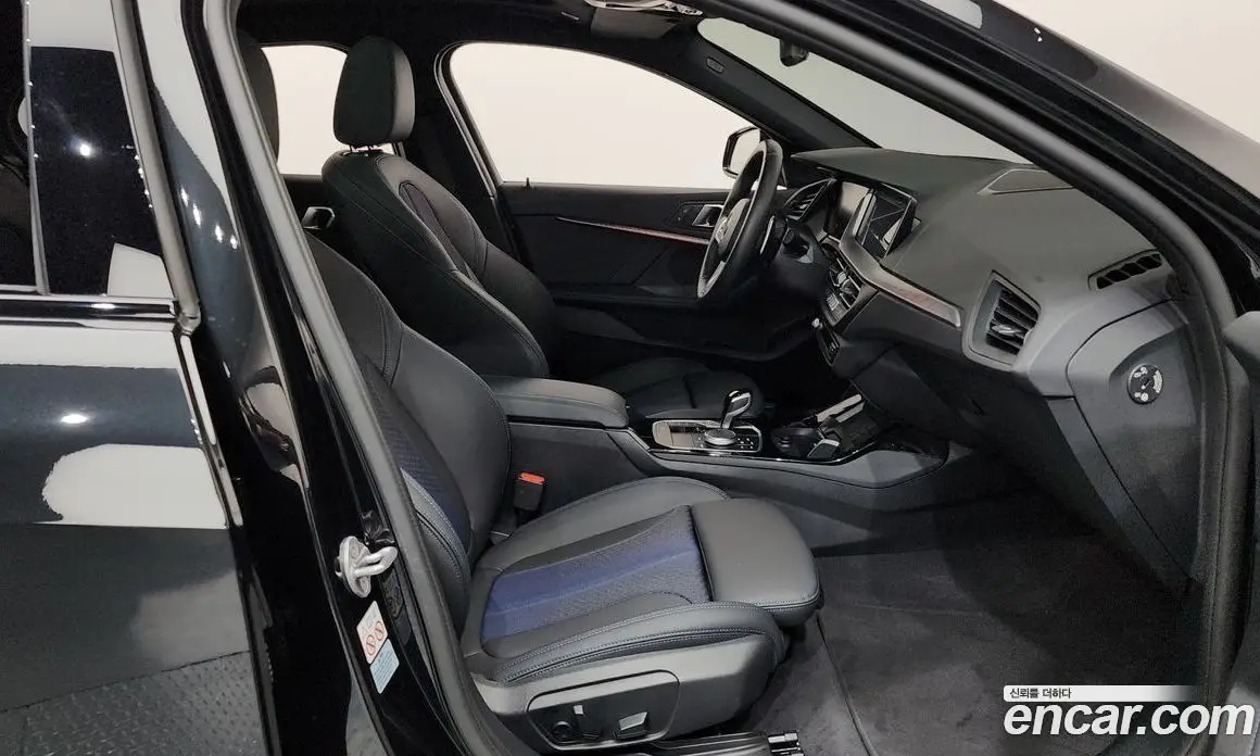 BMW 1 серия 2023 2.0 автомат (гидро), фото 16