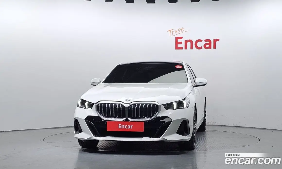 BMW 5 серия 2025 2.0 автомат (гидро), фото 3