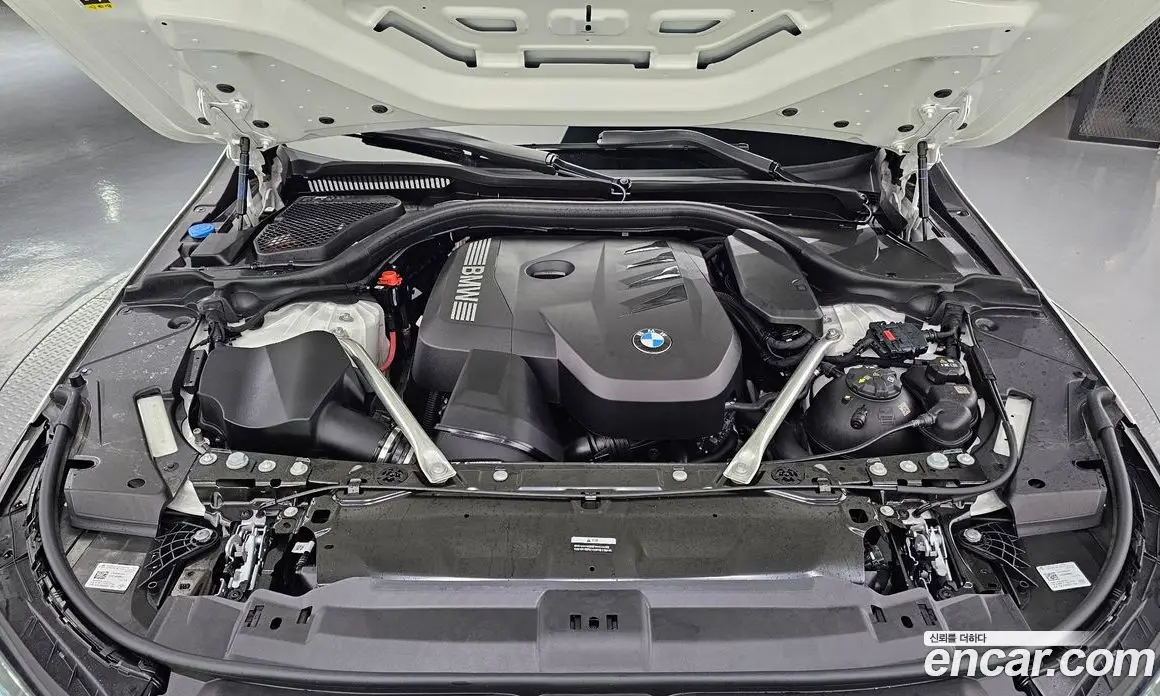 BMW 5 серия 2025 2.0 автомат (гидро), фото 6