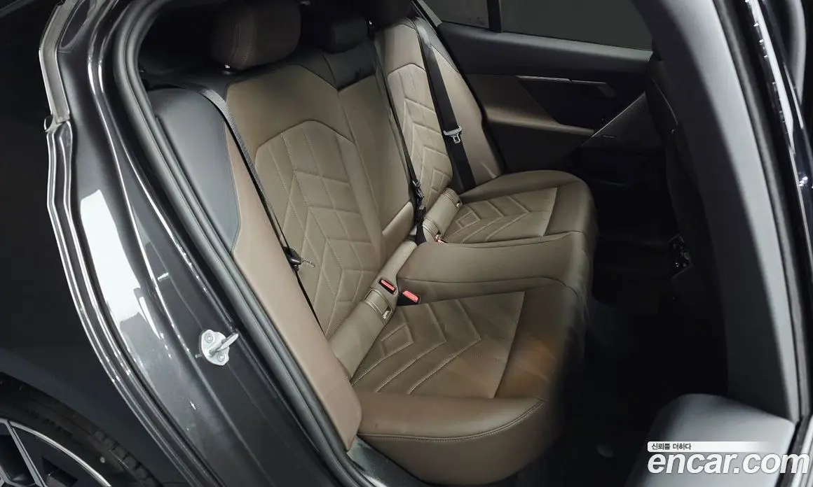 BMW 5 серия 2025 2.0 автомат (гидро), фото 16