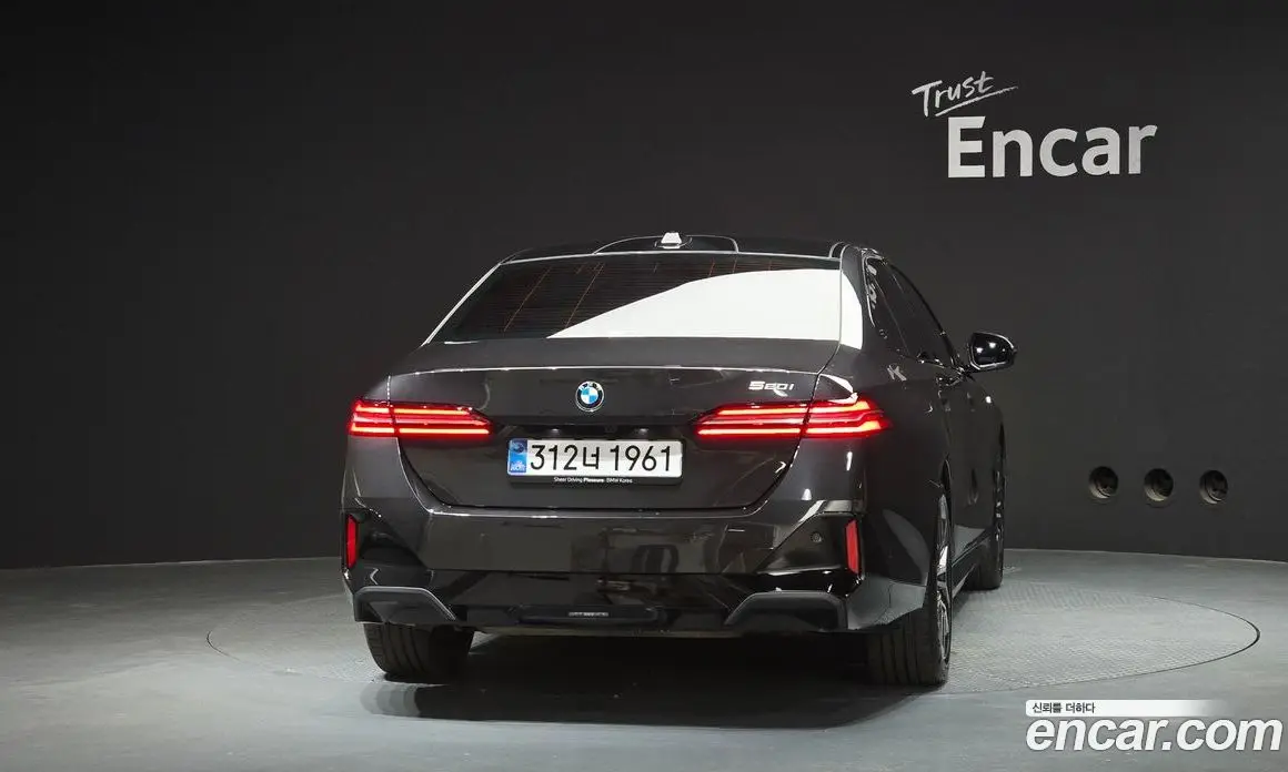 BMW 5 серия 2025 2.0 автомат (гидро), фото 4