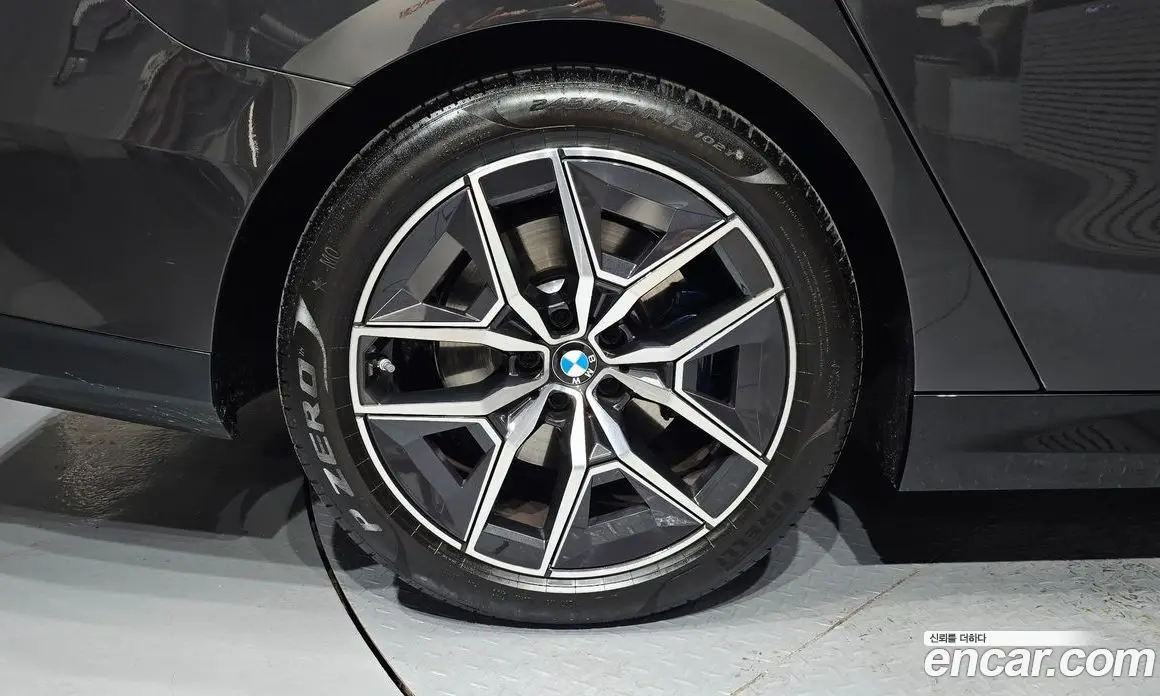 BMW 5 серия 2025 2.0 автомат (гидро), фото 5