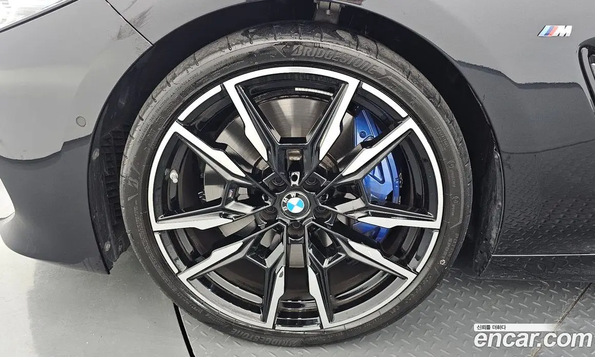 BMW 8 серия 2024 4.4 автомат (гидро), фото 5