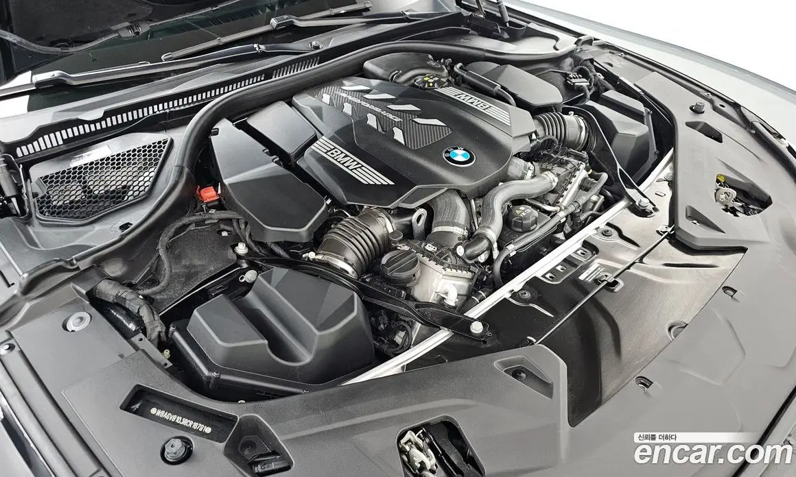 BMW 8 серия 2024 4.4 автомат (гидро), фото 6