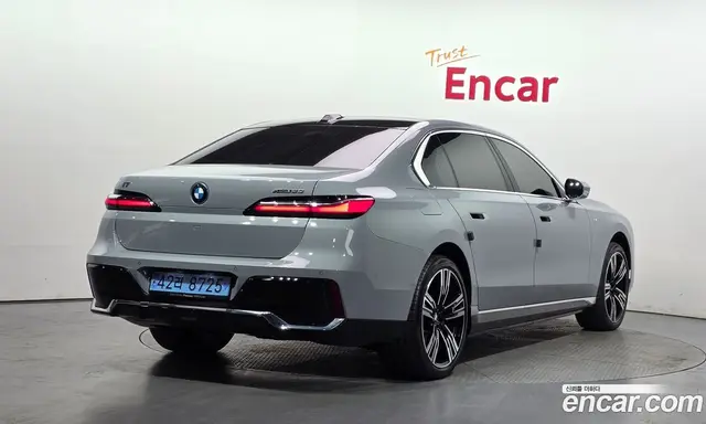 BMW i7 2025 0.3 автомат (гидро), миниатюра 2