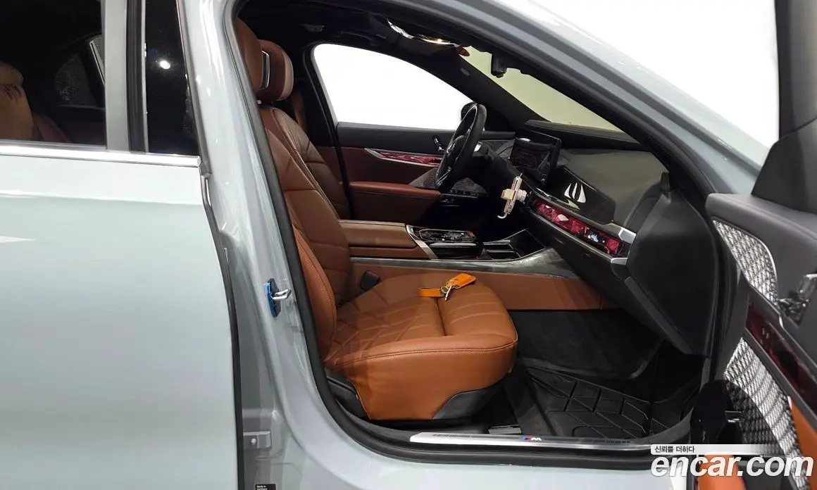 BMW i7 2025 0.3 автомат (гидро), фото 16