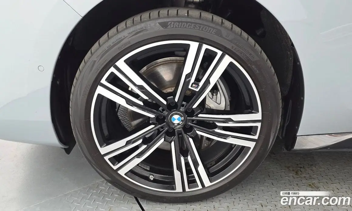 BMW i7 2025 0.3 автомат (гидро), фото 5