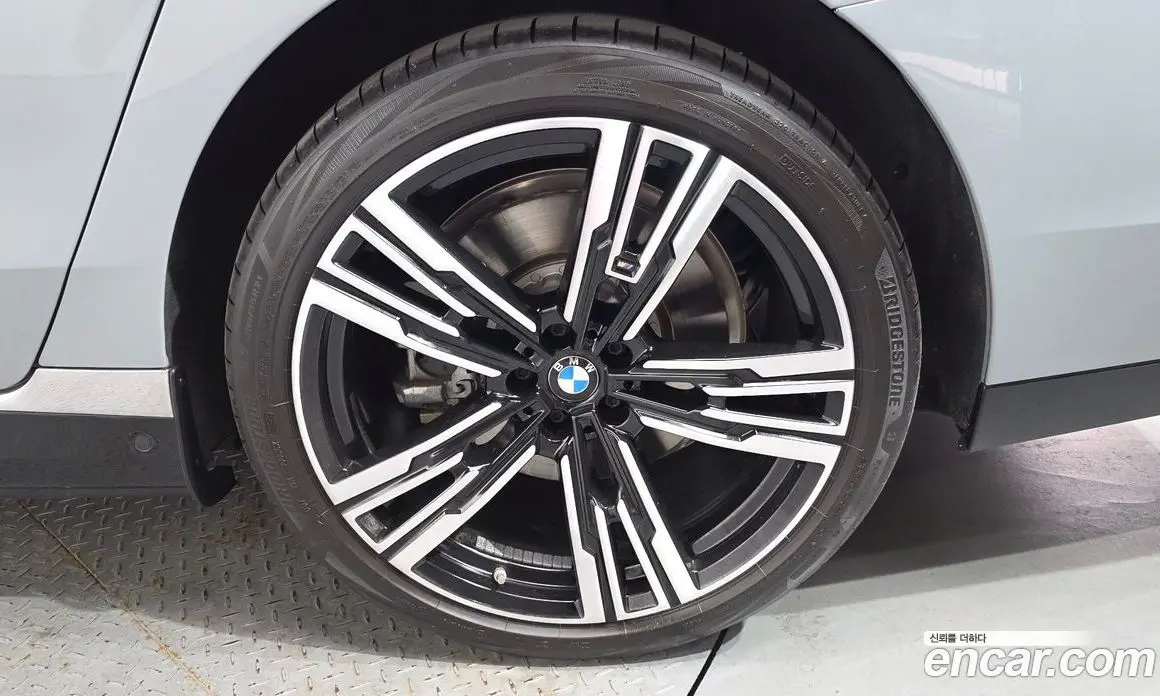 BMW i7 2025 0.3 автомат (гидро), фото 7