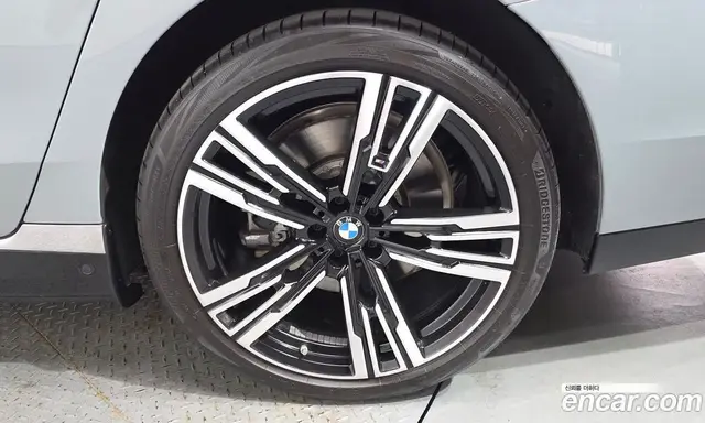 BMW i7 2025 0.3 автомат (гидро), миниатюра 7