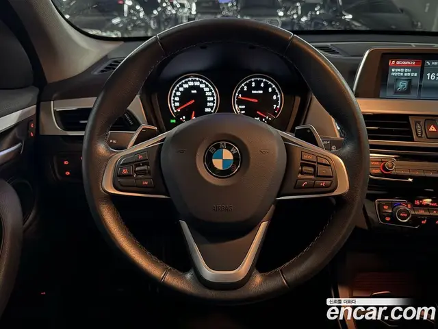 BMW X1 2019 2.0 автомат (гидро), миниатюра 11