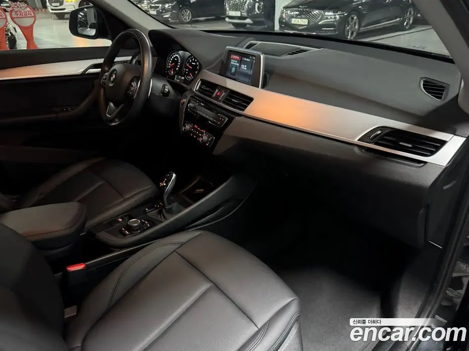 BMW X1 2019 2.0 автомат (гидро), фото 15