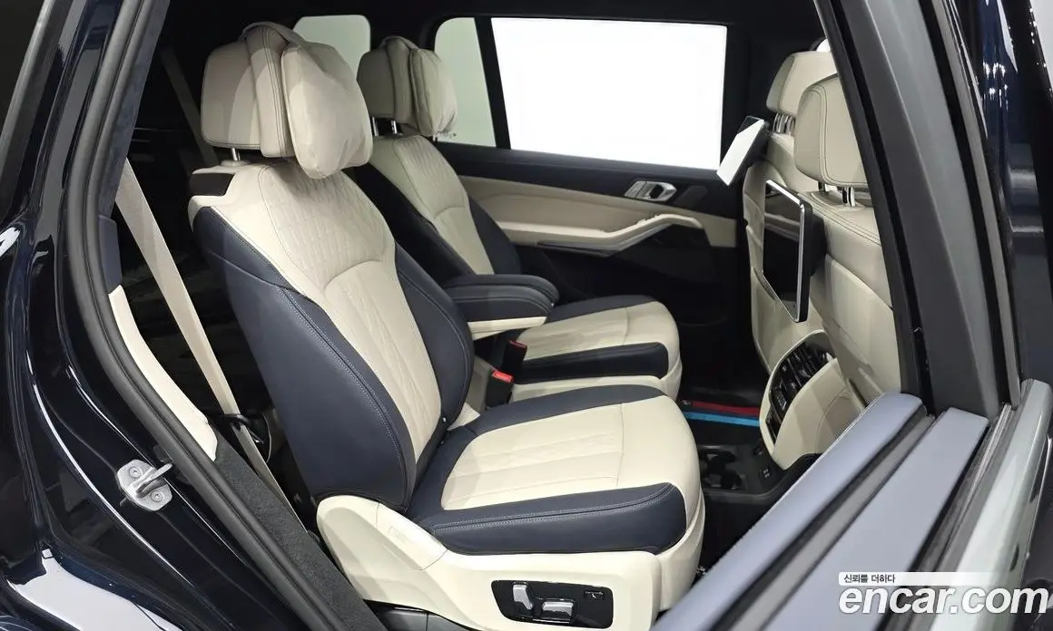 BMW X7 2022 4.4 автомат (гидро), фото 17