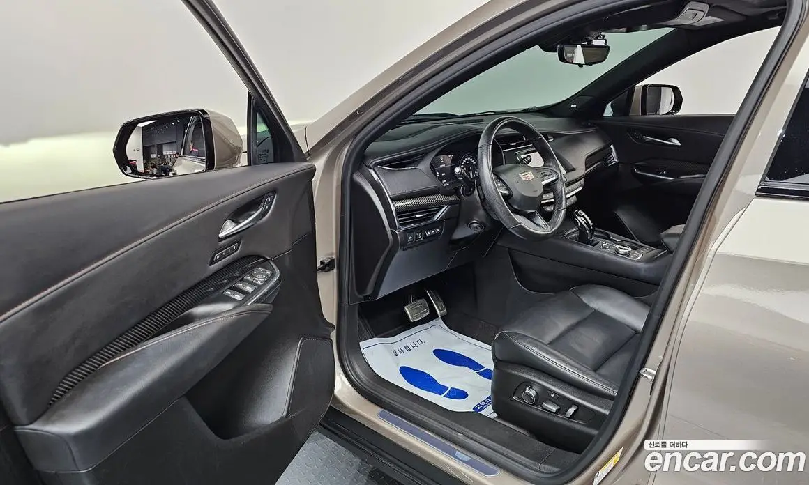 Cadillac XT4 2023 2.0 автомат (гидро), фото 13 Cadillac XT4 2023 2.0 автомат (гидро), фото 13