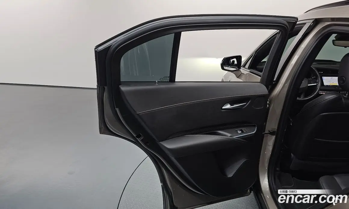 Cadillac XT4 2023 2.0 автомат (гидро), фото 15 Cadillac XT4 2023 2.0 автомат (гидро), фото 15