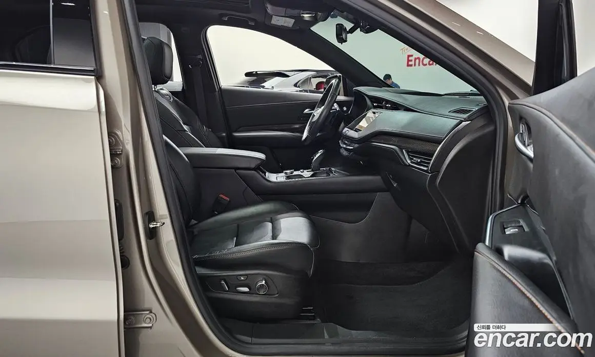 Cadillac XT4 2023 2.0 автомат (гидро), фото 16 Cadillac XT4 2023 2.0 автомат (гидро), фото 16