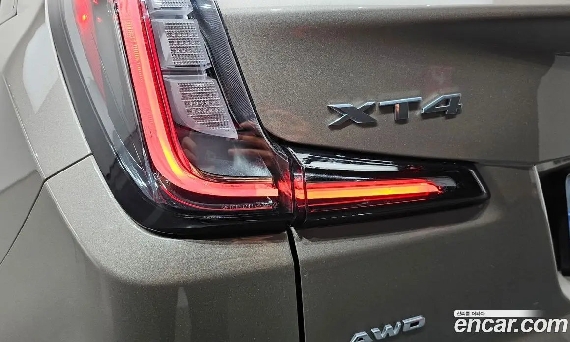 Cadillac XT4 2023 2.0 автомат (гидро), фото 9 Cadillac XT4 2023 2.0 автомат (гидро), фото 9