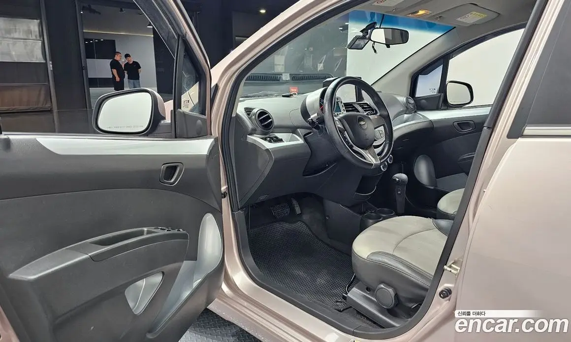 Chevrolet Spark 2011 1.0 автомат (гидро), фото 13