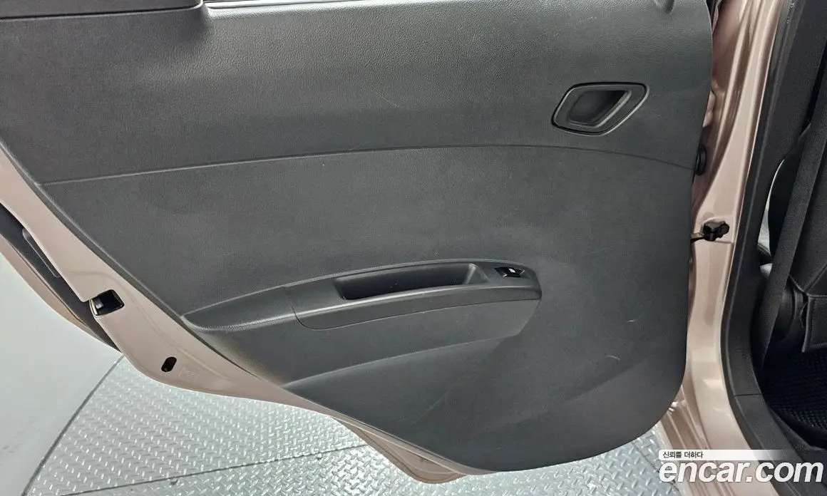 Chevrolet Spark 2011 1.0 автомат (гидро), фото 15