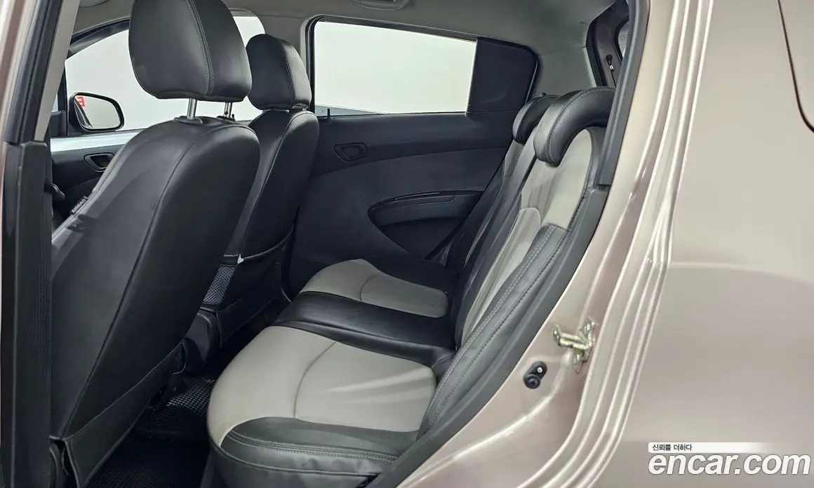 Chevrolet Spark 2011 1.0 автомат (гидро), фото 16