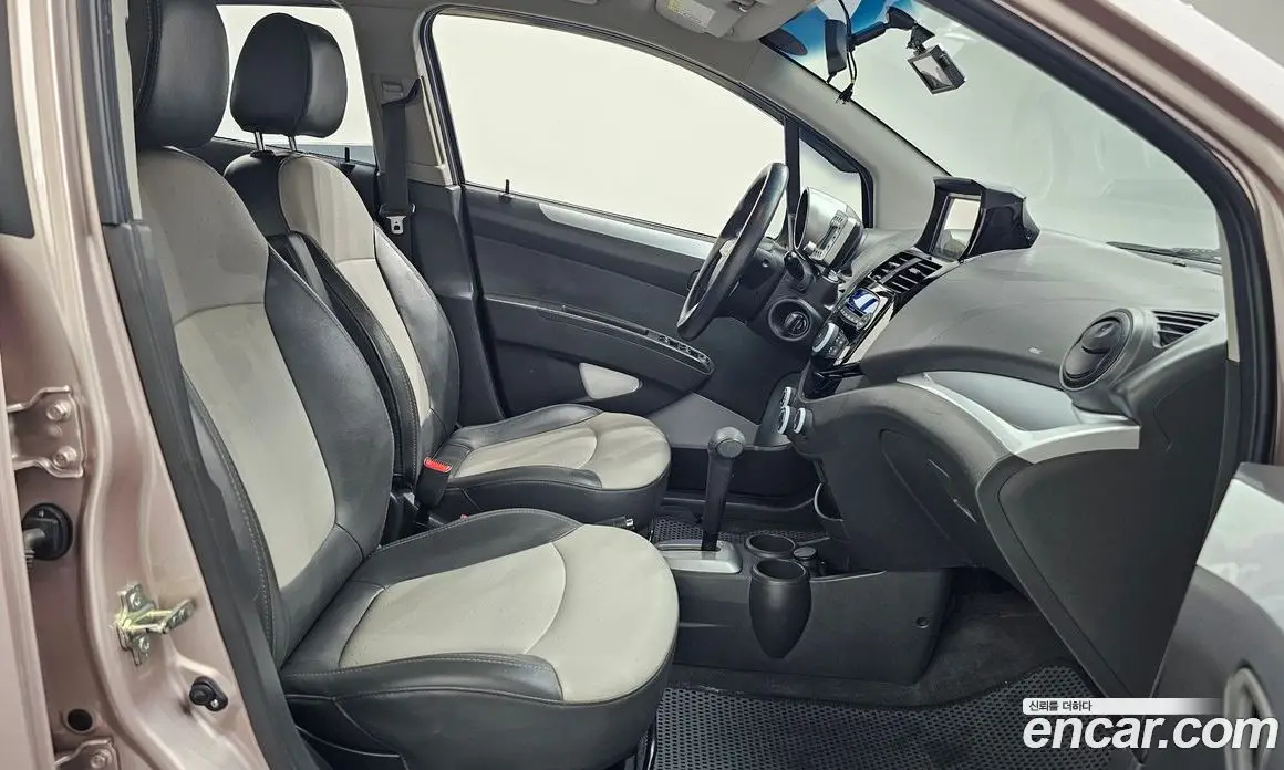 Chevrolet Spark 2011 1.0 автомат (гидро), фото 17