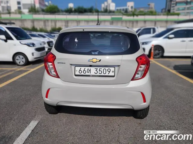 Chevrolet Spark 2018 1.0 автомат (гидро), миниатюра 2
