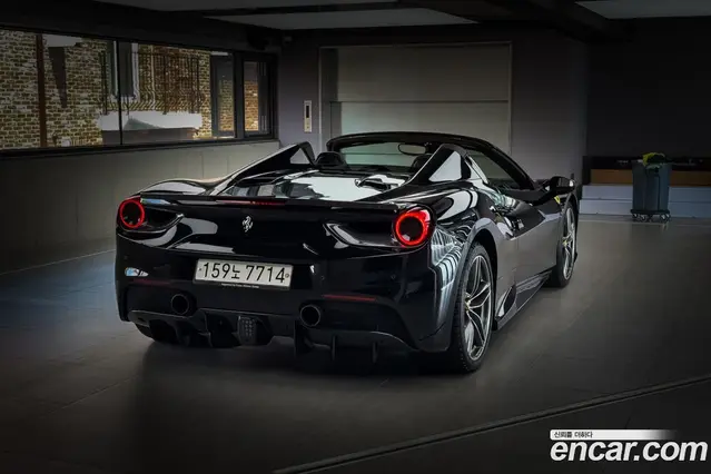 Ferrari 488 2017 3.9 автомат (гидро), миниатюра 4