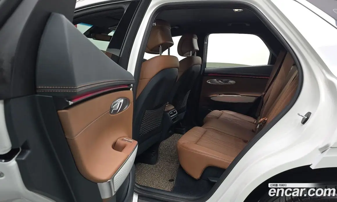 Genesis GV70 2024 2.5 автомат (гидро), фото 16