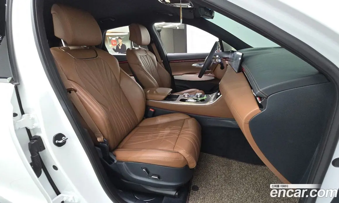 Genesis GV70 2024 2.5 автомат (гидро), фото 17