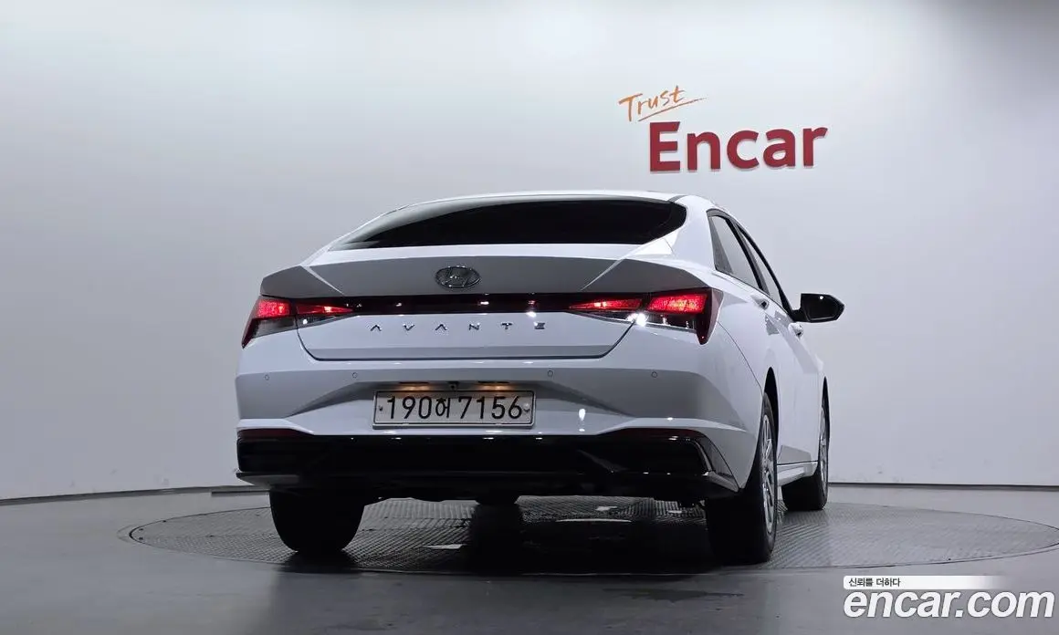 Hyundai Avante 2022 1.6 автомат (гидро), фото 4