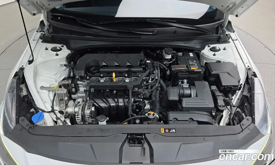 Hyundai Avante 2022 1.6 автомат (гидро), фото 6