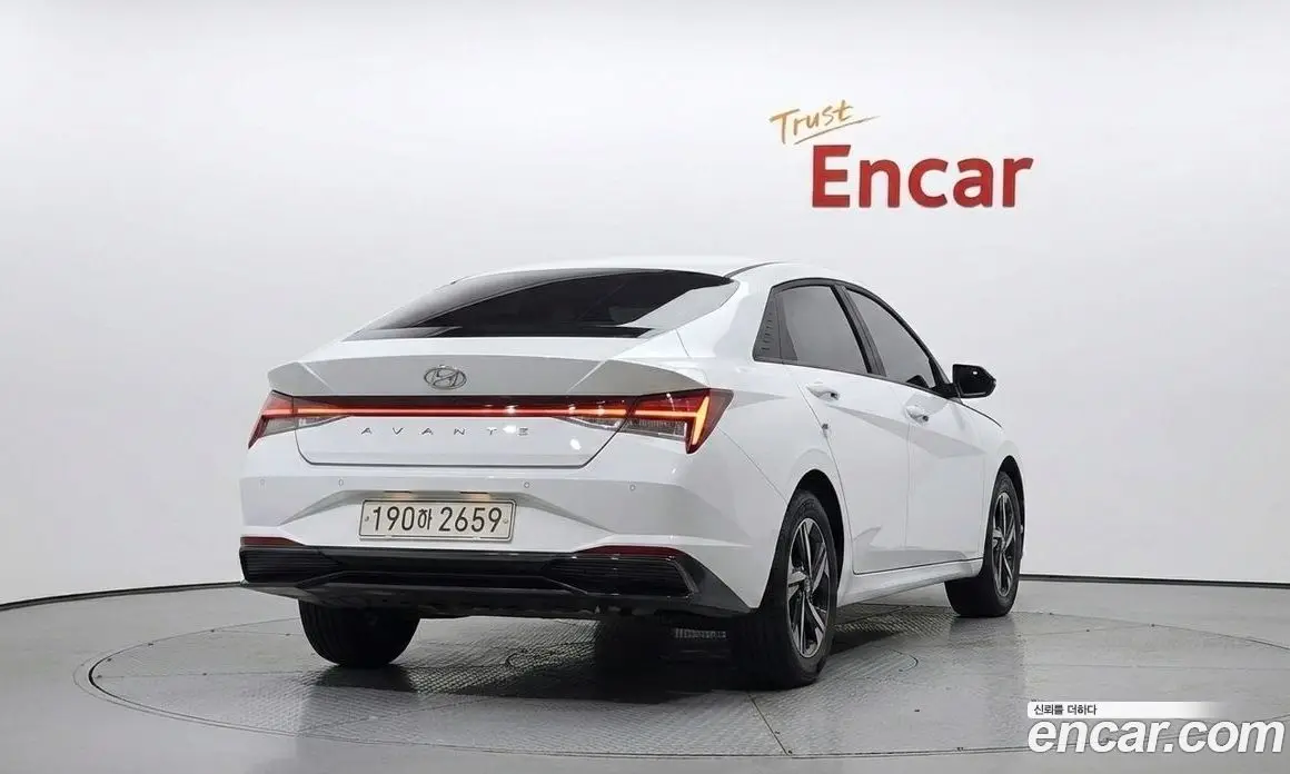 Hyundai Avante 2023 1.6 автомат (гидро), фото 4