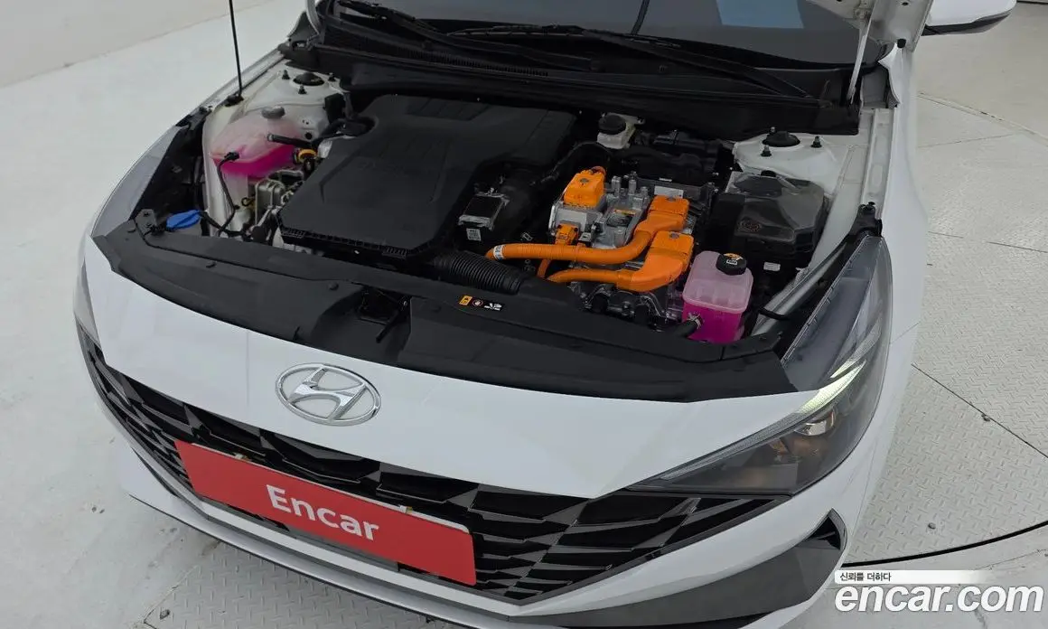Hyundai Avante 2023 1.6 автомат (гидро), фото 6