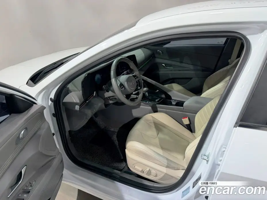 Hyundai Avante 2024 1.6 автомат (гидро), фото 5