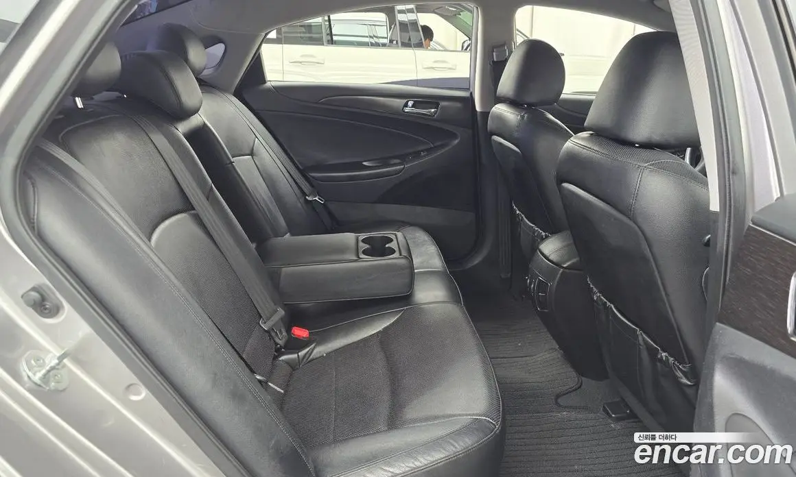 Hyundai Sonata 2013 2.0 автомат (гидро), фото 11