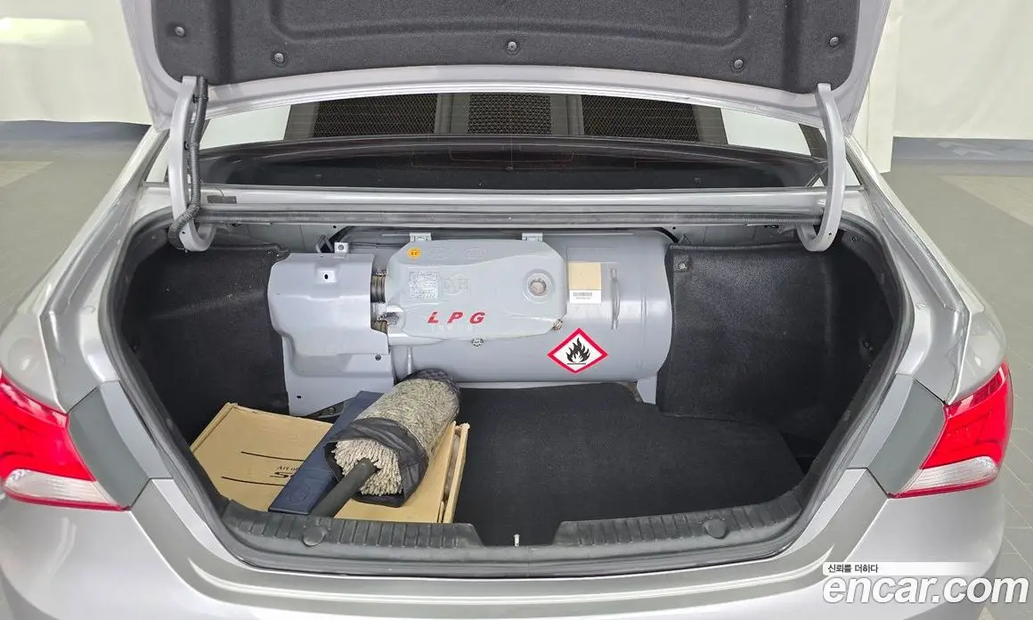 Hyundai Sonata 2013 2.0 автомат (гидро), фото 20