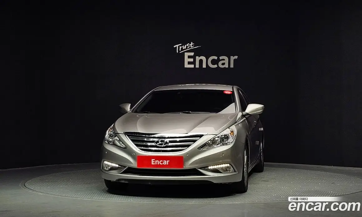 Hyundai Sonata 2013 2.0 автомат (гидро), фото 3