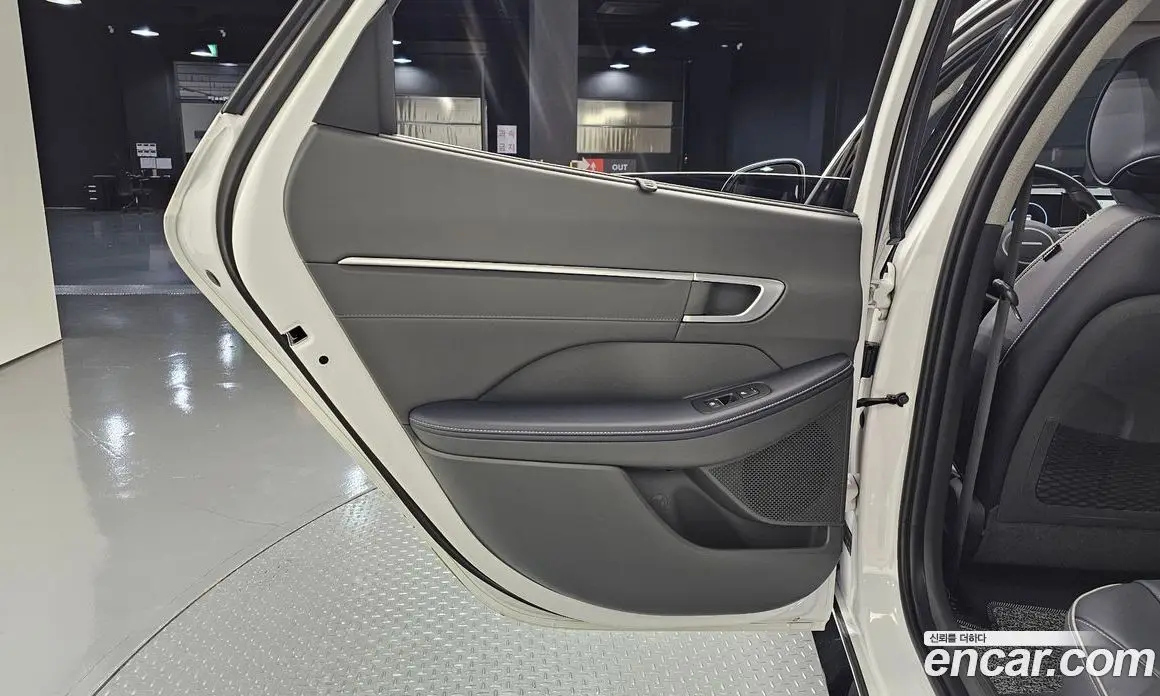 Hyundai Sonata 2024 1.6 автомат (гидро), фото 15