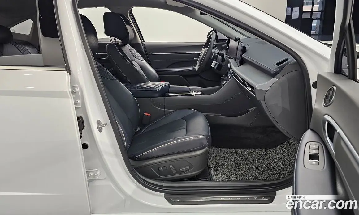 Hyundai Sonata 2024 1.6 автомат (гидро), фото 18