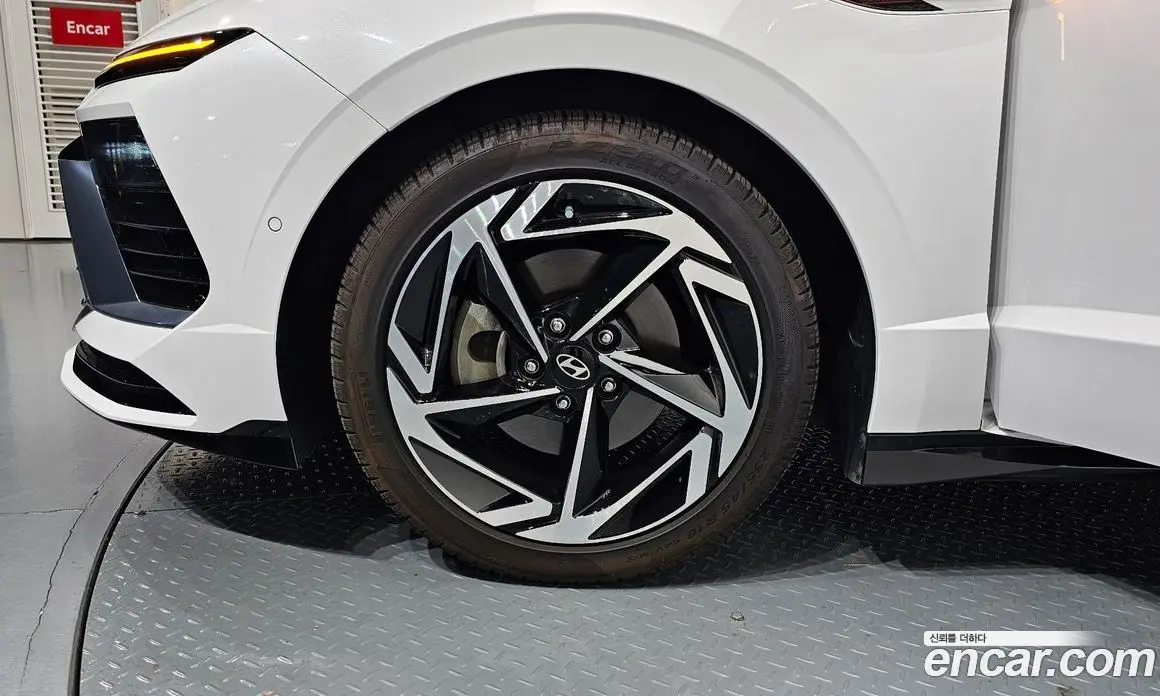 Hyundai Sonata 2024 1.6 автомат (гидро), фото 5
