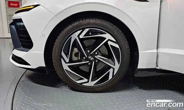 Hyundai Sonata 2024 1.6 автомат (гидро), миниатюра 5