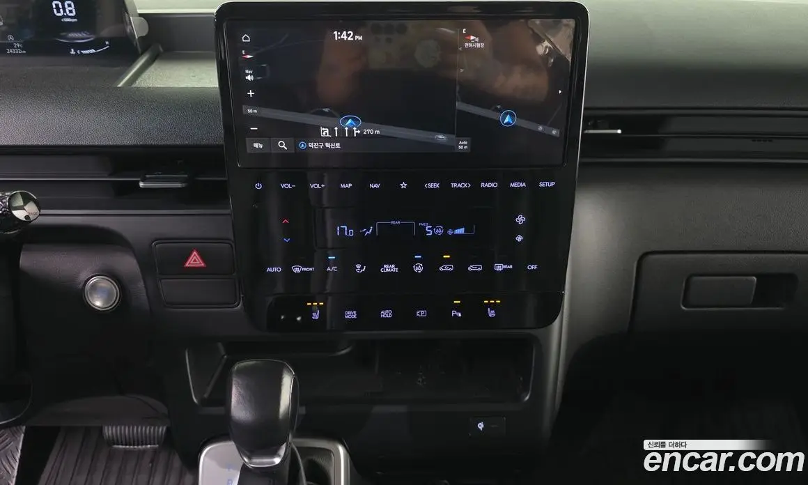 Hyundai Staria 2021 2.2 автомат (гидро), фото 13