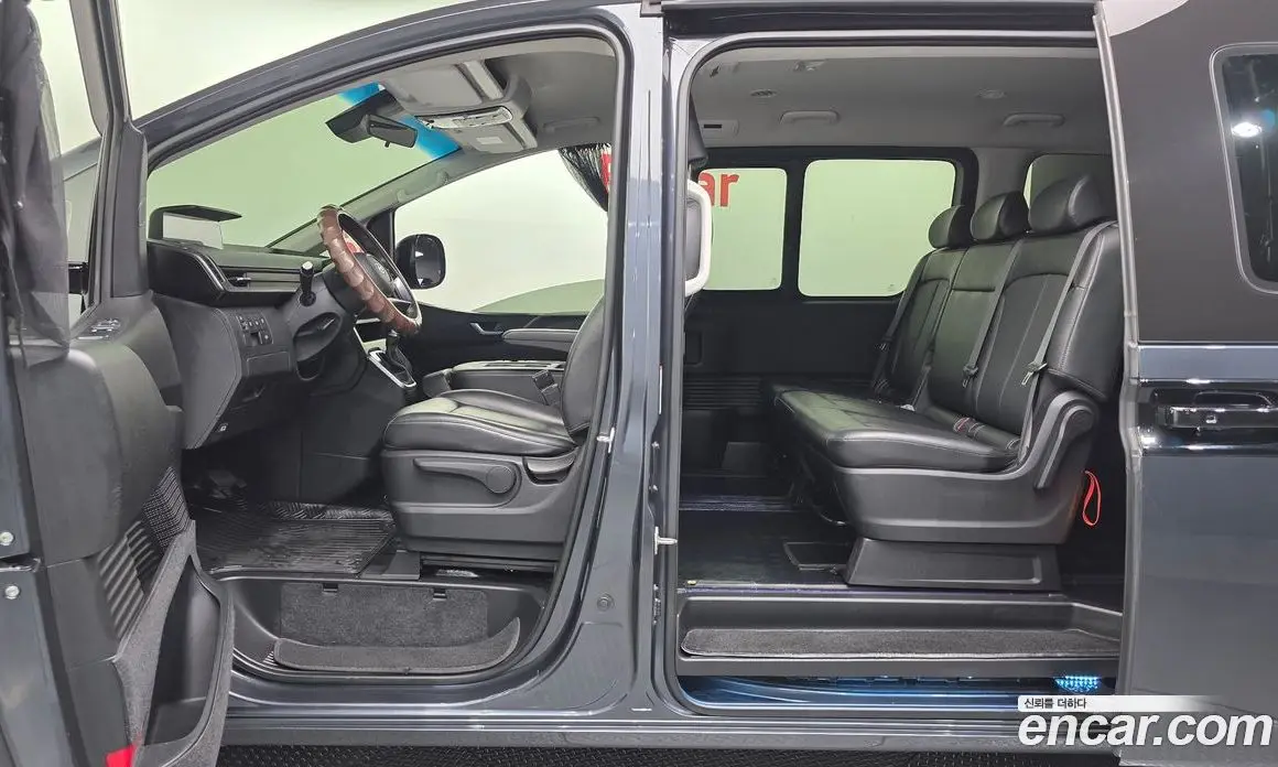 Hyundai Staria 2021 2.2 автомат (гидро), фото 16