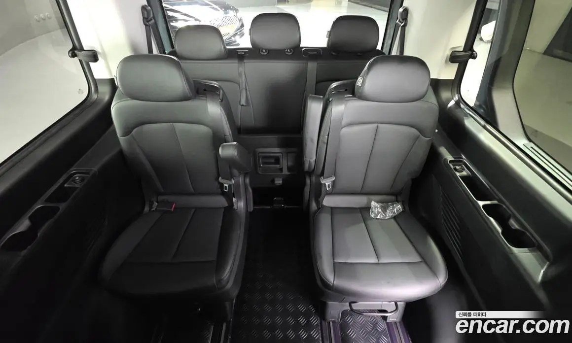 Hyundai Staria 2021 2.2 автомат (гидро), фото 17