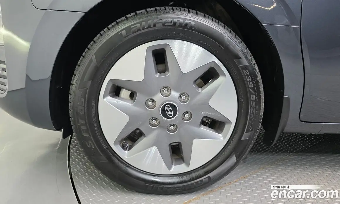 Hyundai Staria 2021 2.2 автомат (гидро), фото 5